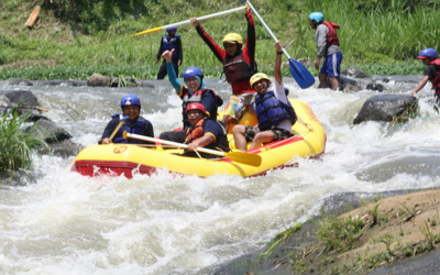 Rafting di Outbound Malang